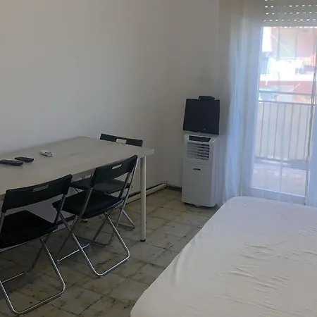 Apartment Homerosalnaxos
